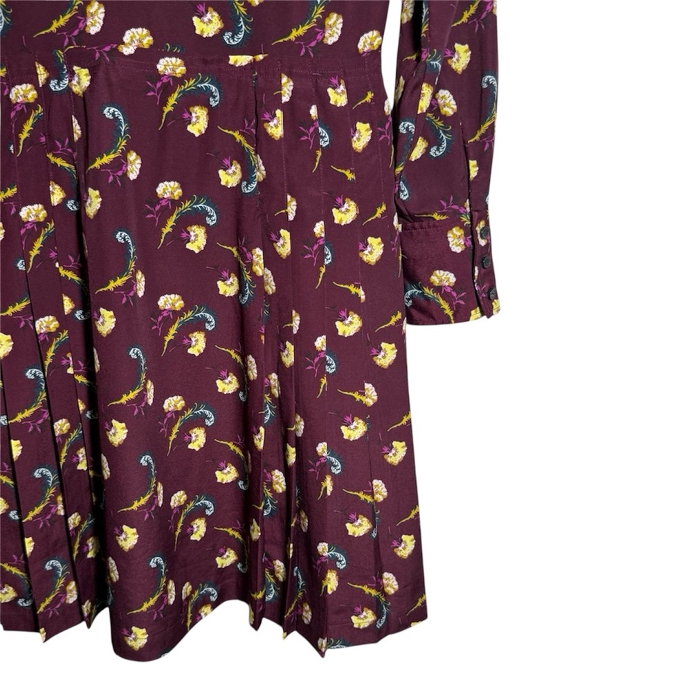 SOLD!   Banana Republic 4 P Burgundy Floral Dress Button Front Light Fit & Flare - Picture 5 of 7